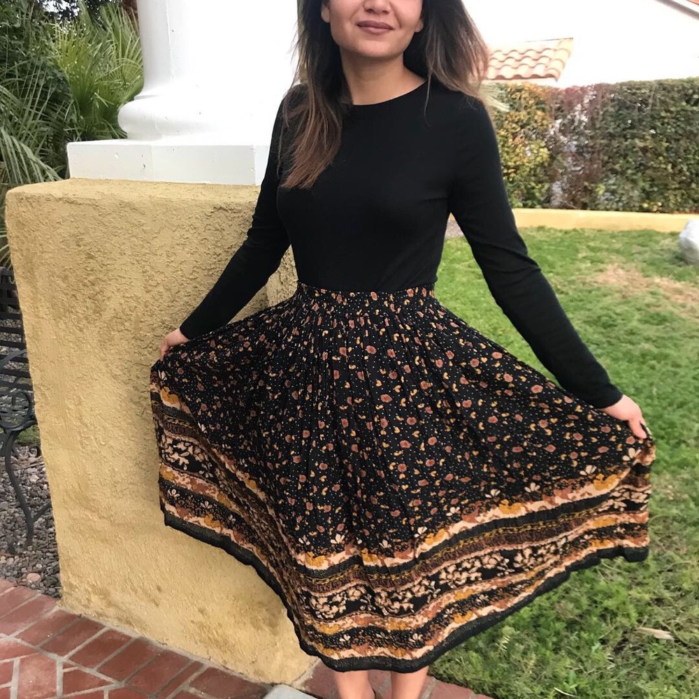 Super cute Indian maxi Floral skirt!🌼